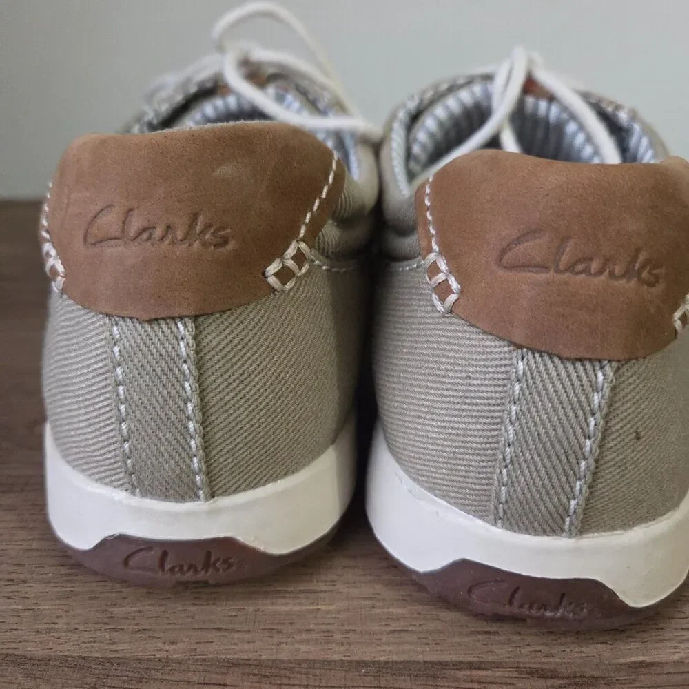 LIKE NEW CLARKS MENS BOAT SHOES CANVAS UPPER LEATHER MIX SIZE 10 MENS